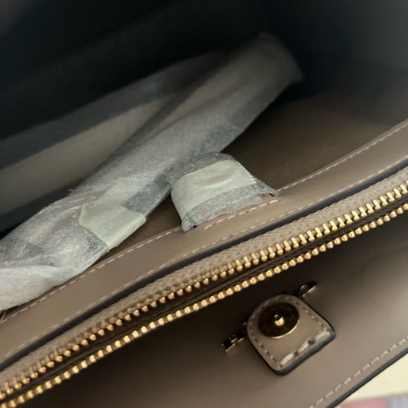 Sold! NWT Coach C8609 Town Bucket Bag With Dreamy Land Floral Print - Picture 8 of 11